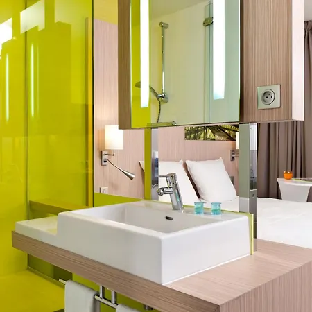 מלון Ibis Styles Centre 3*