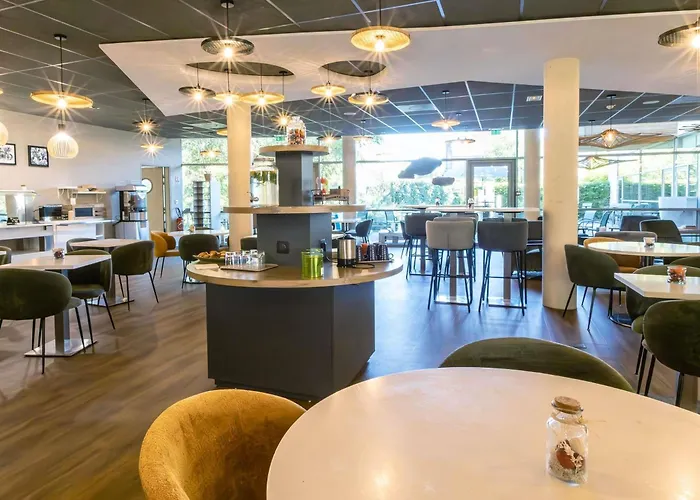 מלון Ibis Styles Centre 3*